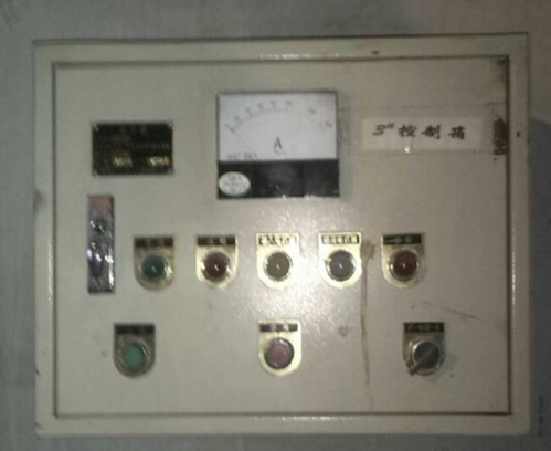 改造前原來(lái)3臺(tái)現(xiàn)場(chǎng)的操作箱 高壓軟起在水泵上的應(yīng)用-窯街煤電集團(tuán)1850水泵房(圖4)