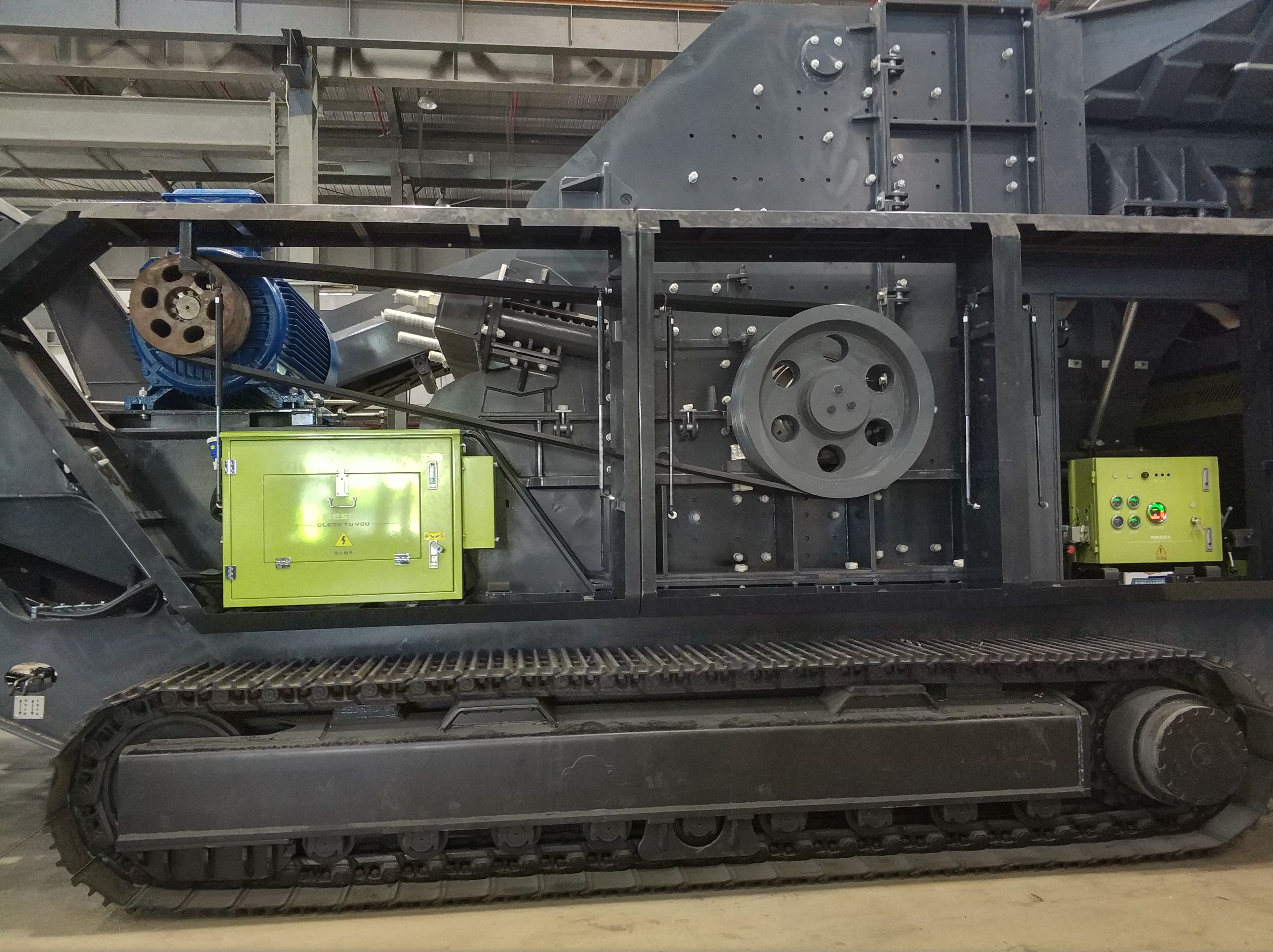 XFC550變頻器在移動式破碎機(jī)上的應(yīng)用(圖5) XFC550變頻器在移動式破碎機(jī)上的應(yīng)用(圖5)