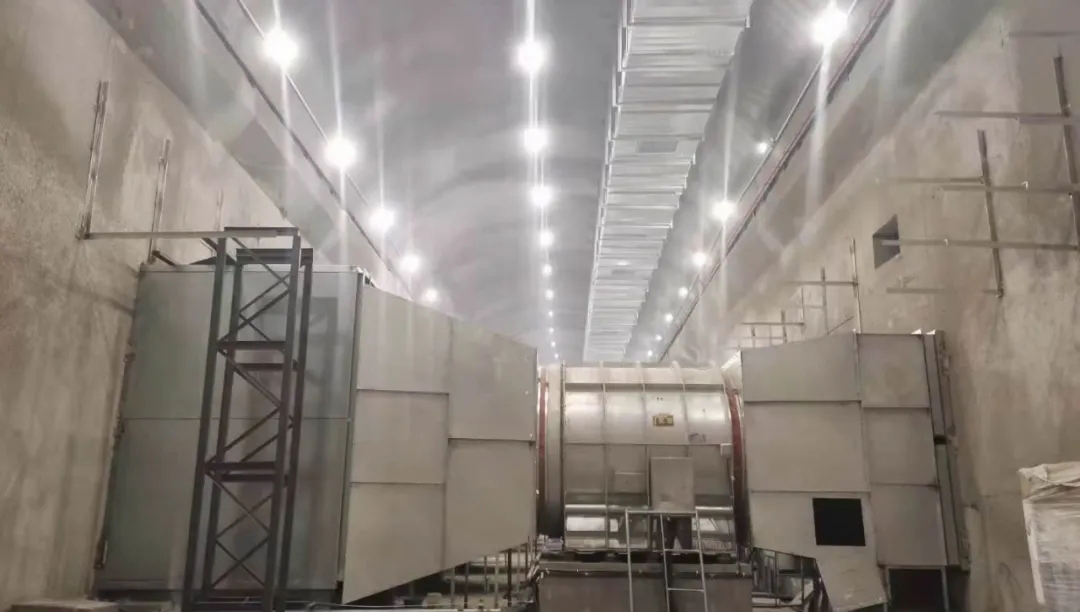 西馳電氣高原型高壓軟起動裝置在京藏高速一次試車成功(圖6) 西馳電氣高原型高壓軟起動裝置在京藏高速一次試車成功(圖6)