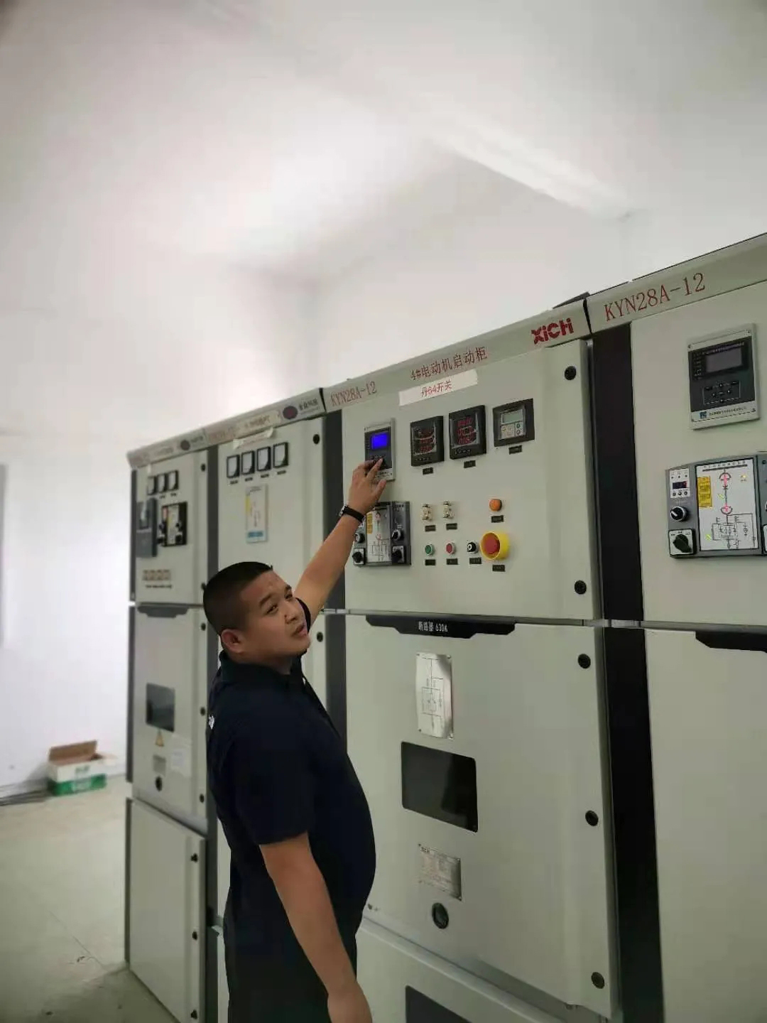 一體式高壓固態(tài)軟起動(dòng)裝置用于防洪排澇泵站(圖3) 一體式高壓固態(tài)軟起動(dòng)裝置用于防洪排澇泵站(圖3)