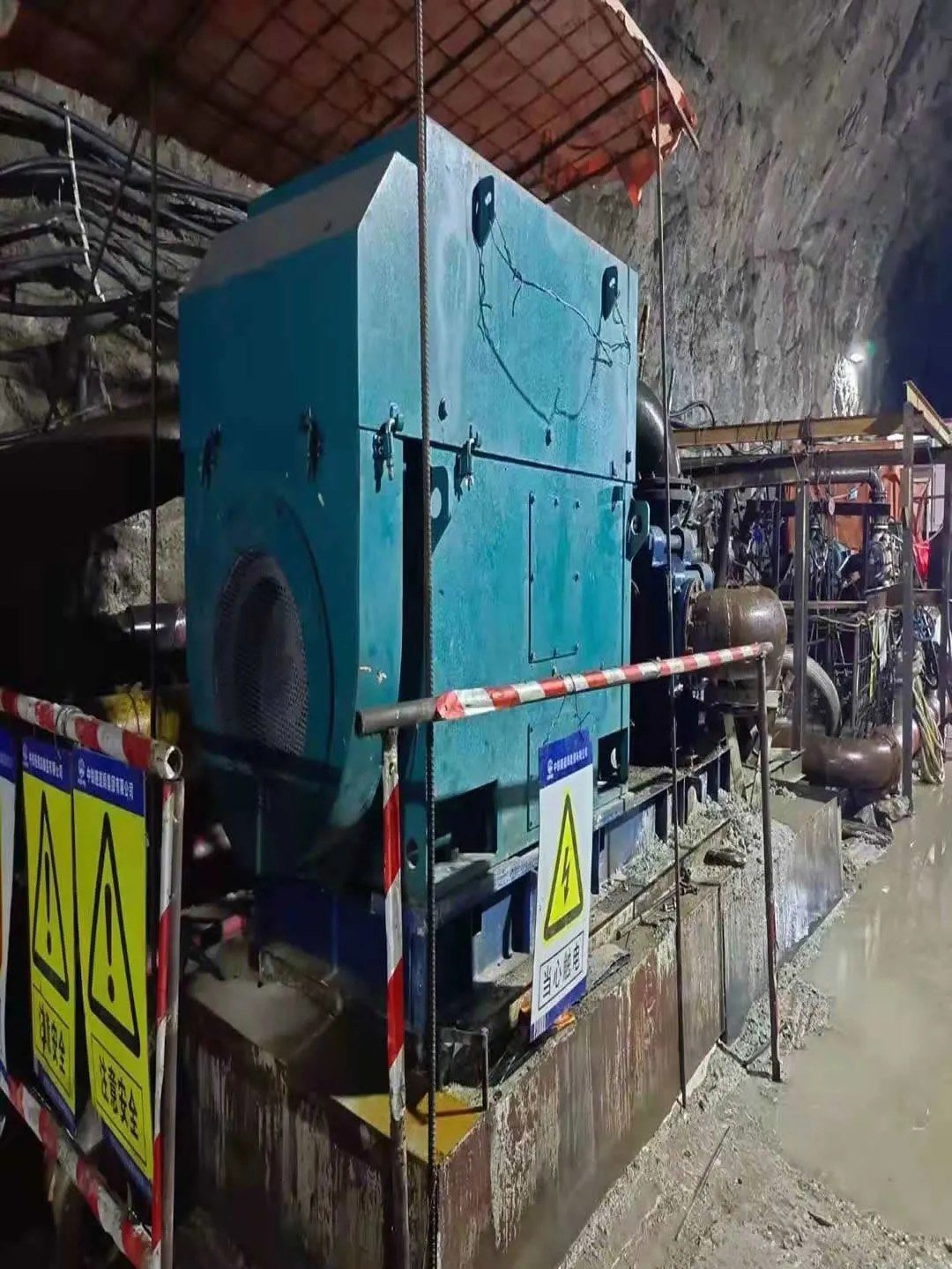 西馳高壓軟起動裝置再度出現(xiàn)在重大水利工程現(xiàn)場(圖2) 西馳高壓軟起動裝置再度出現(xiàn)在重大水利工程現(xiàn)場(圖2)