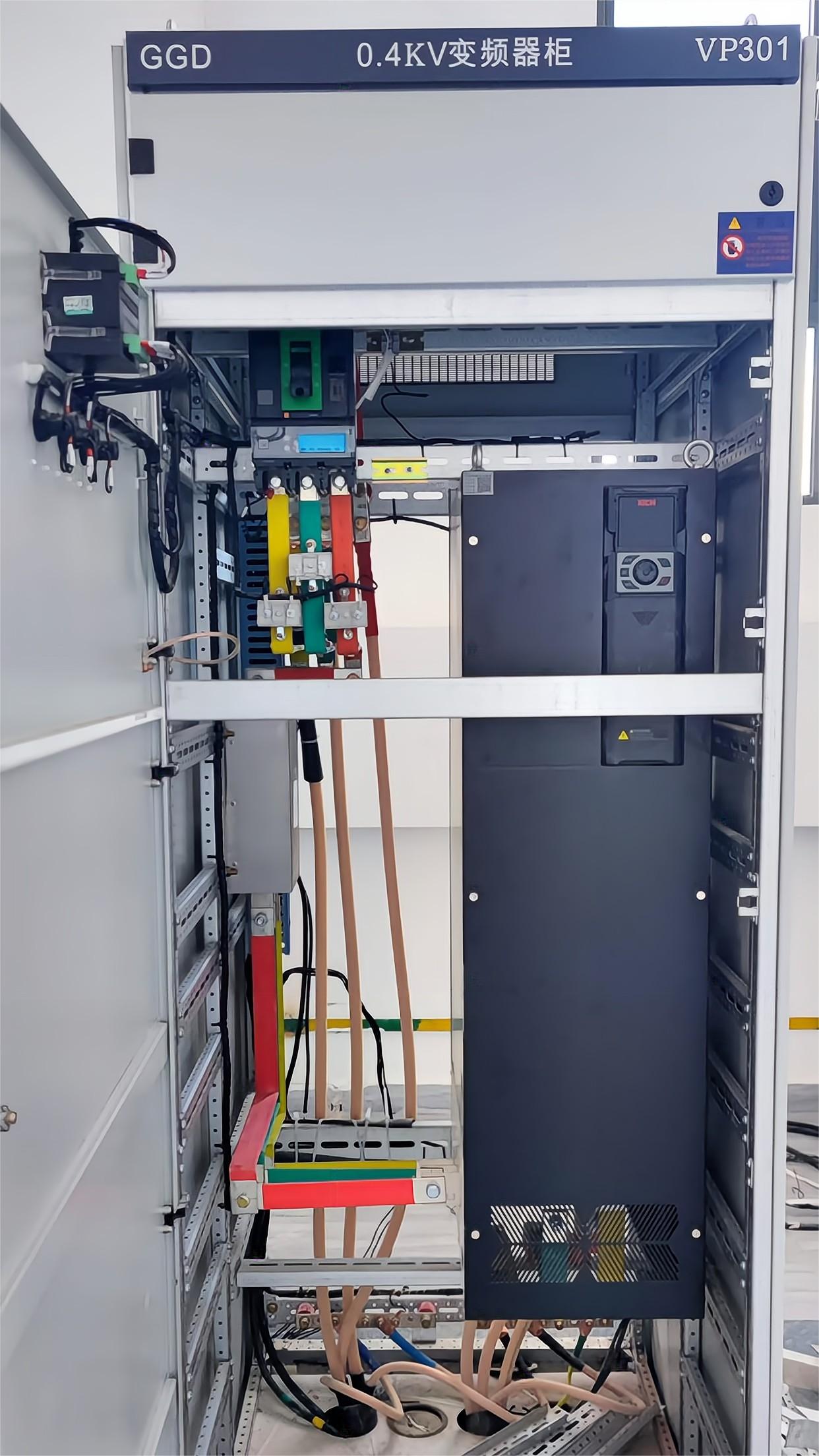 CMC系列低壓軟起動器和XFC系列低壓變頻器應(yīng)用于取水泵站(圖2) CMC系列低壓軟起動器和XFC系列低壓變頻器應(yīng)用于取水泵站(圖2)